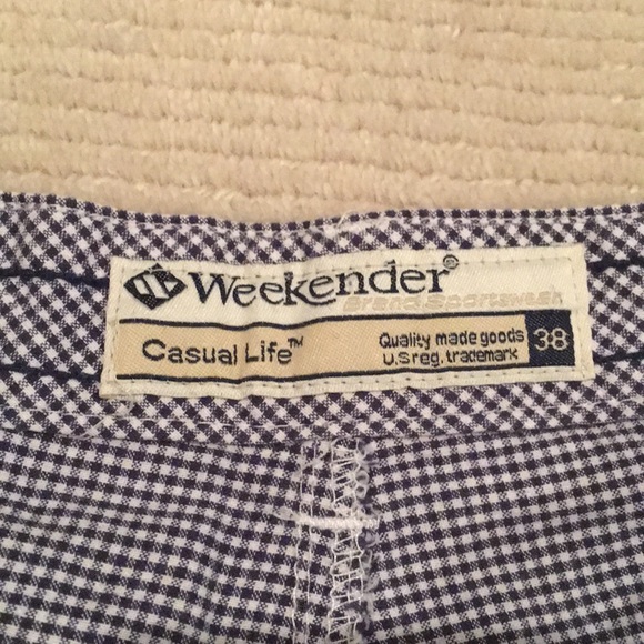 Men’s shorts by Weekender. Sz 38 - Picture 2 of 3